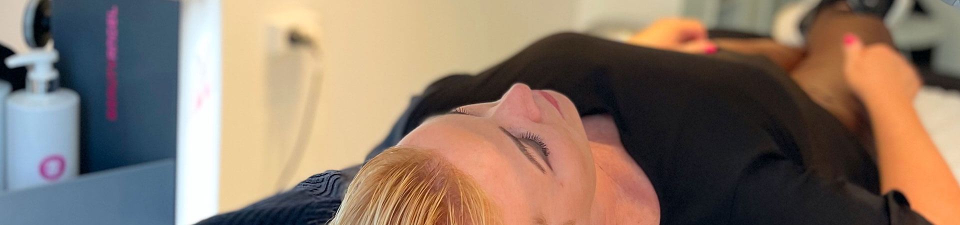 Vakrari húð og glóð