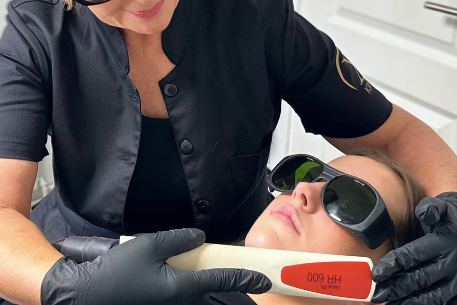 900 600 rutt beinta hár